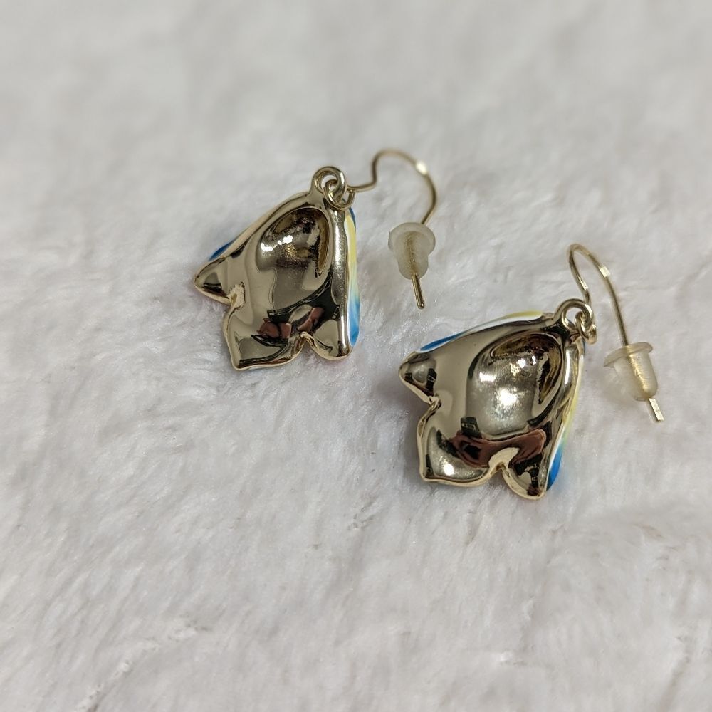 NWOT Lovely Blucome Floral Enamel w/ Faux Pearl Center Pierced Earrings - Picture 3 of 5